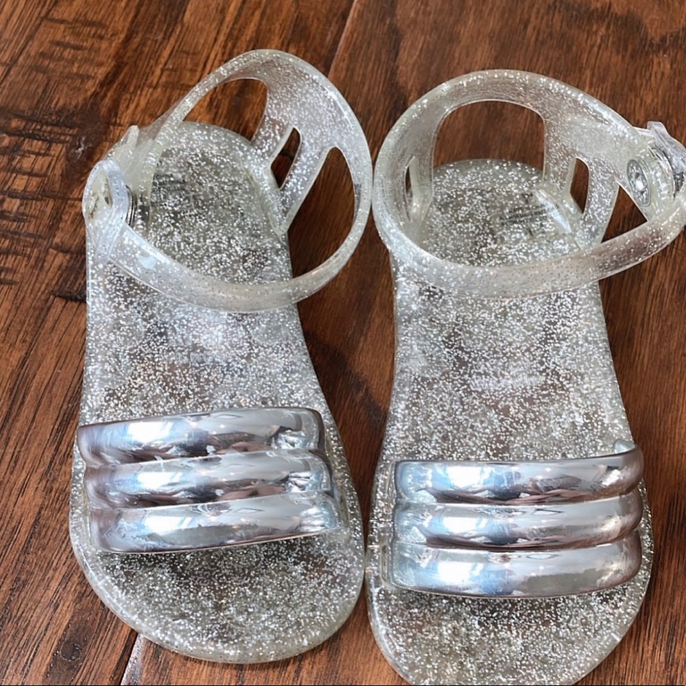 Baby Deer sandals. Size 5 GUC for a few scuffs on front straps.